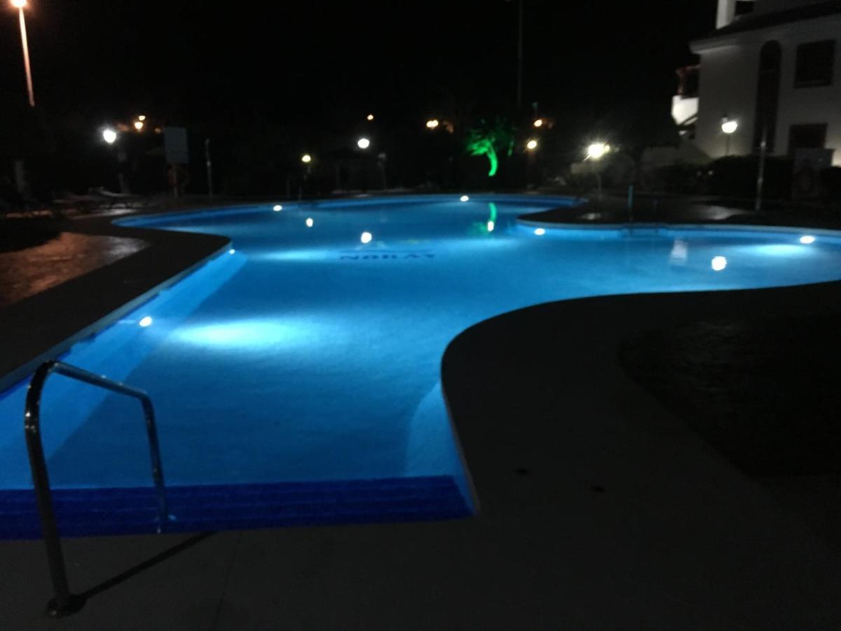 2 Bed Apartment In San Pedro Marbella Bagian luar foto